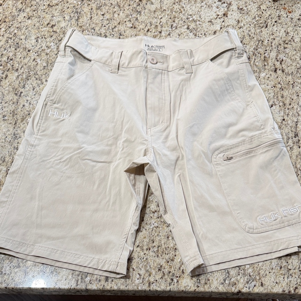 Huk Men's Light Tan Cargo Shorts